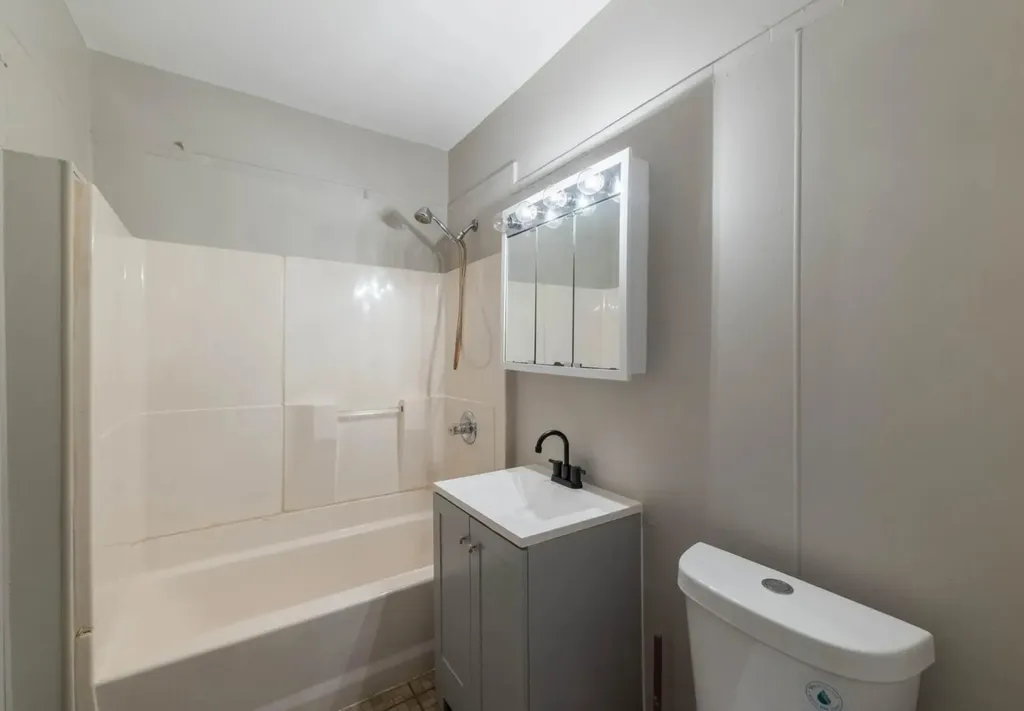 9153 South Ada Street Chicago IL 60620