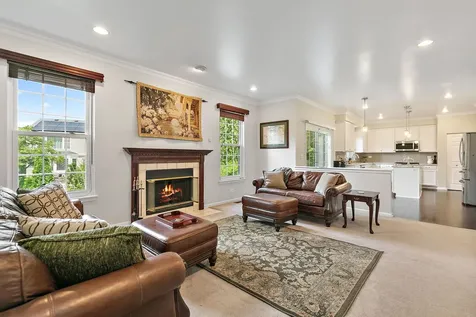 925 Cortney Drive Carpentersville IL 60110