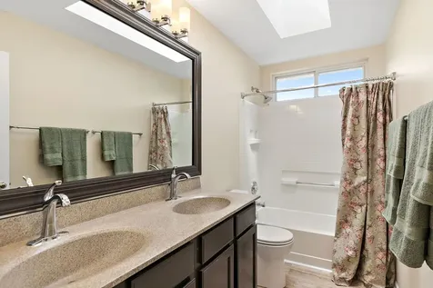 925 Cortney Drive Carpentersville IL 60110