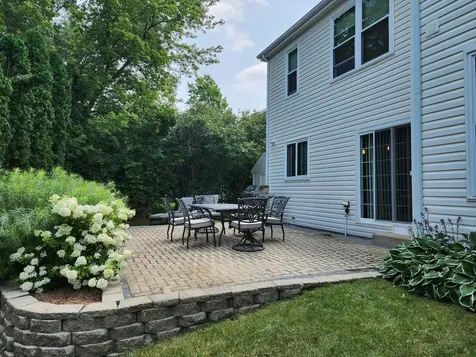 925 Cortney Drive Carpentersville IL 60110