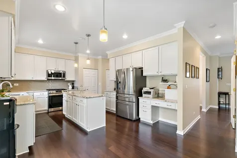 925 Cortney Drive Carpentersville IL 60110
