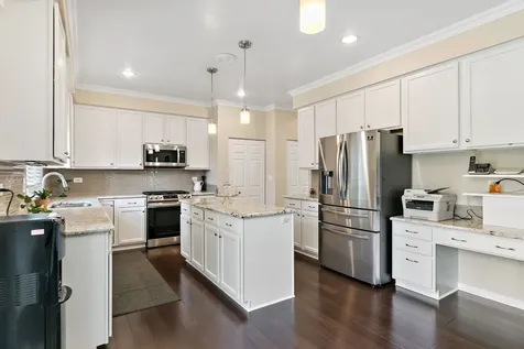 925 Cortney Drive Carpentersville IL 60110