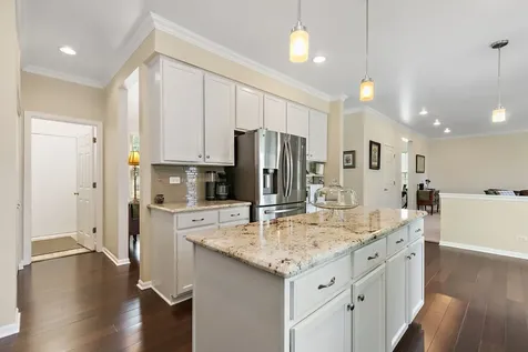 925 Cortney Drive Carpentersville IL 60110
