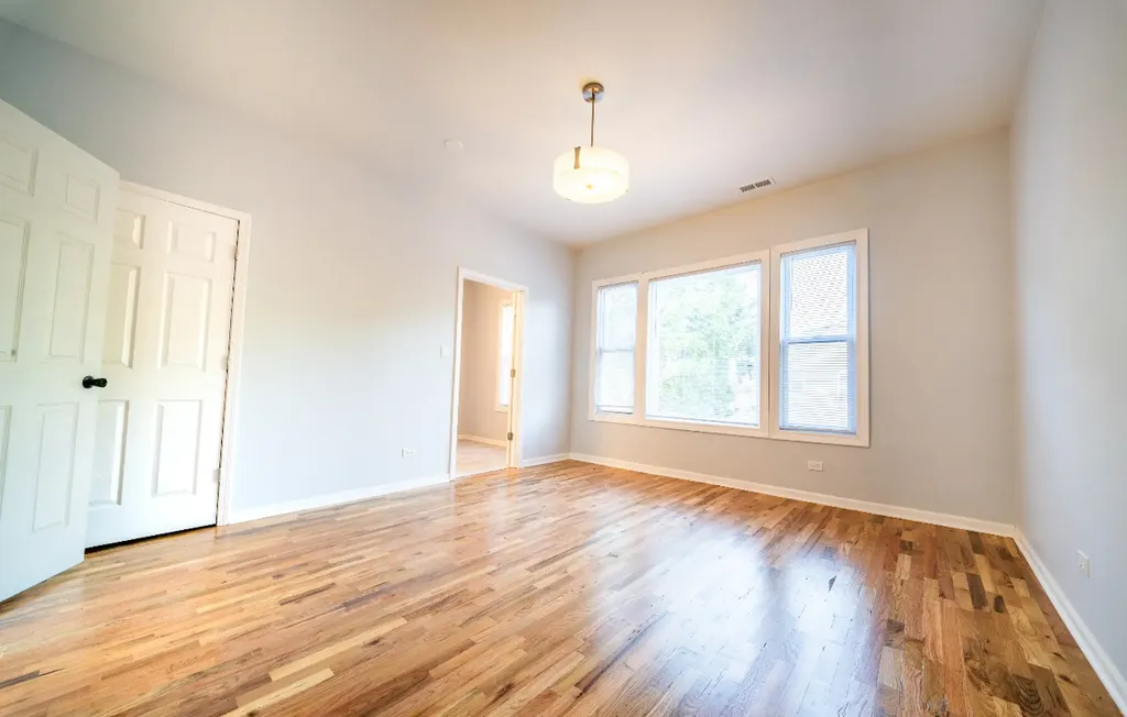 5256 South Carpenter Street Chicago IL 60609