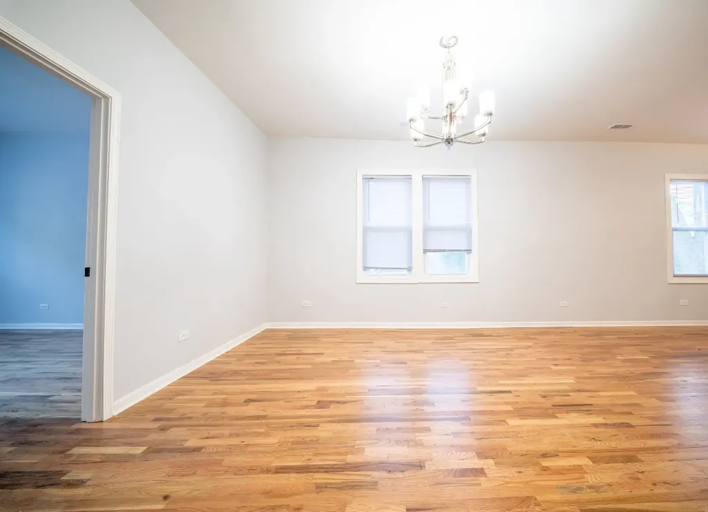 5256 South Carpenter Street Chicago IL 60609