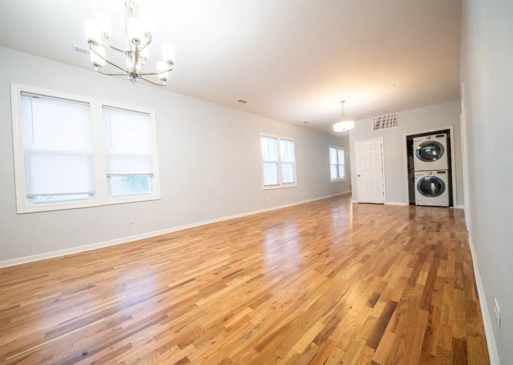 5256 South Carpenter Street Chicago IL 60609