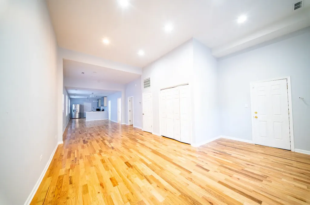 5256 South Carpenter Street Chicago IL 60609