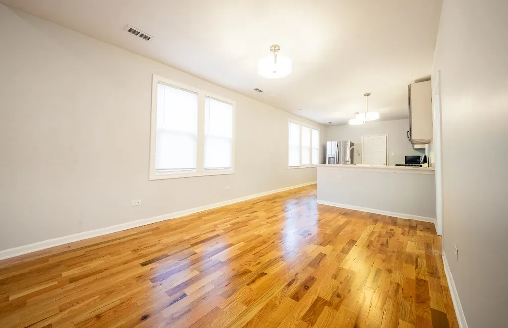 5256 South Carpenter Street Chicago IL 60609