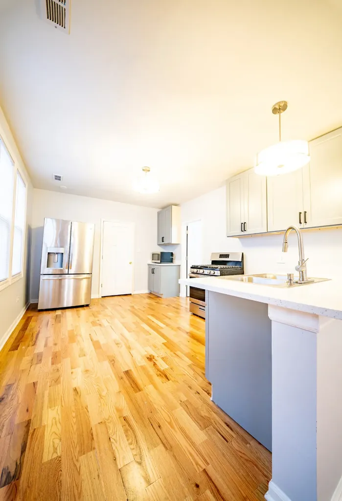 5256 South Carpenter Street Chicago IL 60609