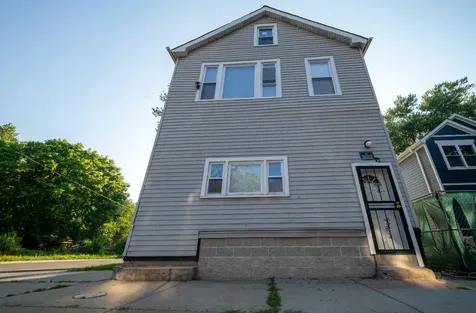5256 South Carpenter Street Chicago IL 60609