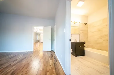 5256 South Carpenter Street Chicago IL 60609