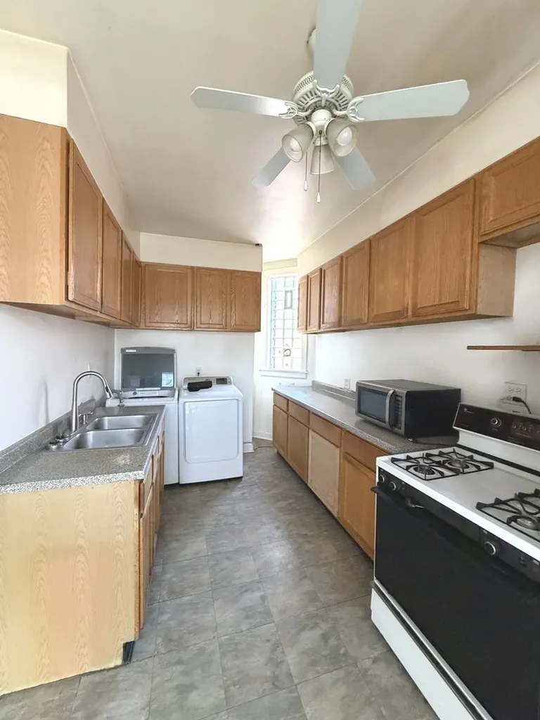 5418 South Dorchester Avenue Chicago IL 60615