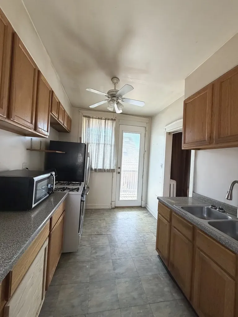 5418 South Dorchester Avenue Chicago IL 60615