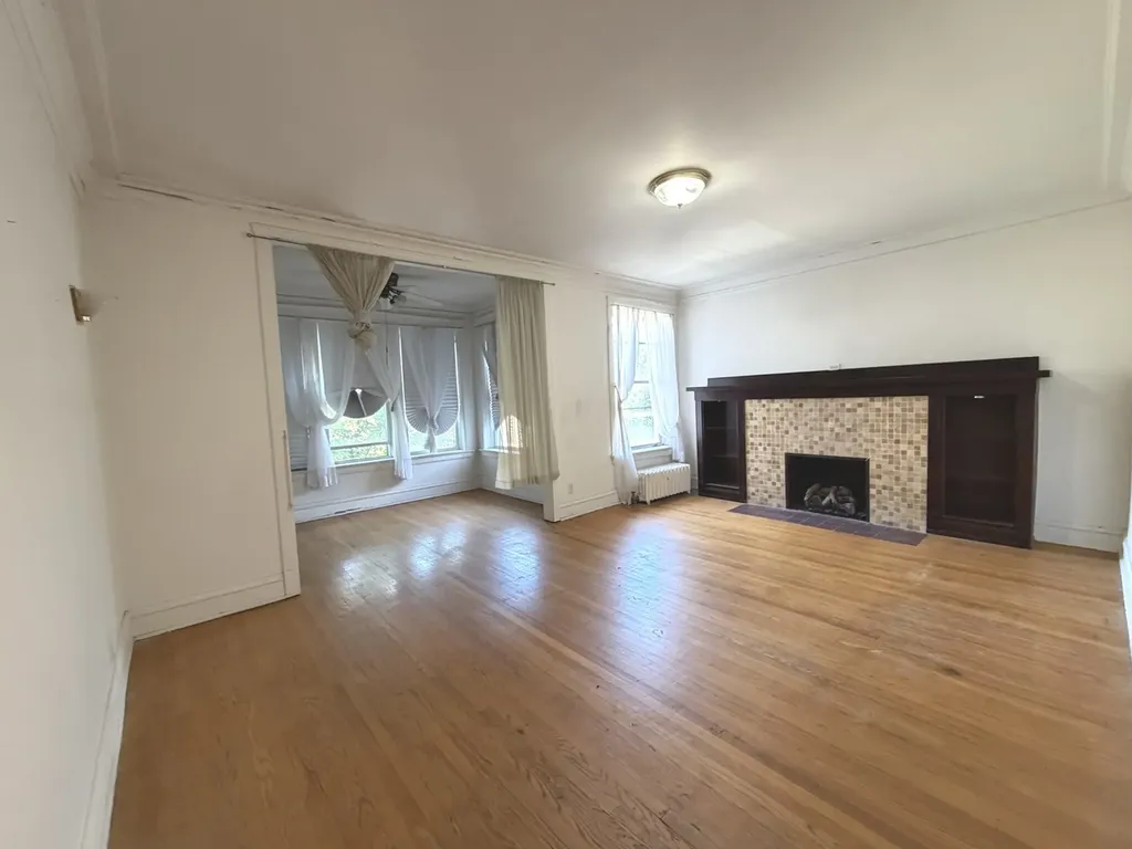 5418 South Dorchester Avenue Chicago IL 60615