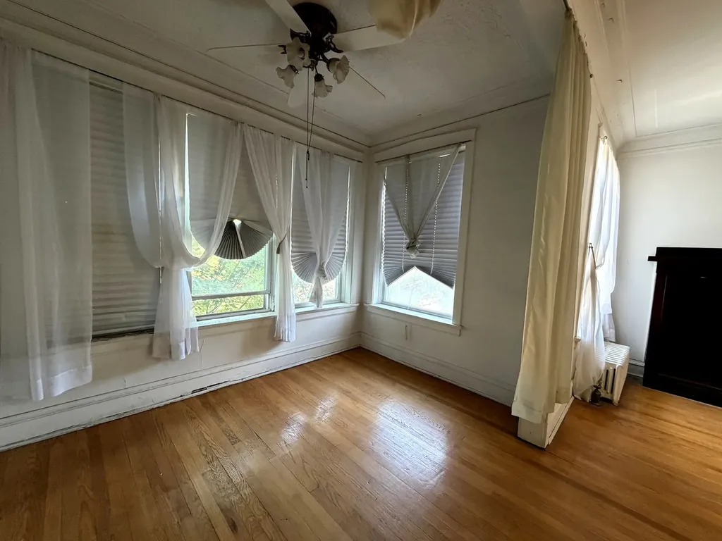 5418 South Dorchester Avenue Chicago IL 60615