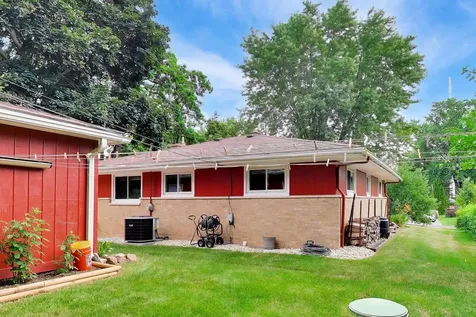41588 North Illinois Street Zion IL 60099