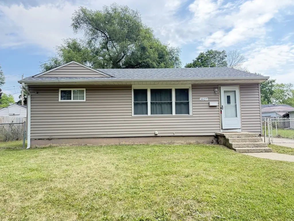 2027 Indian Road Waukegan IL 60087