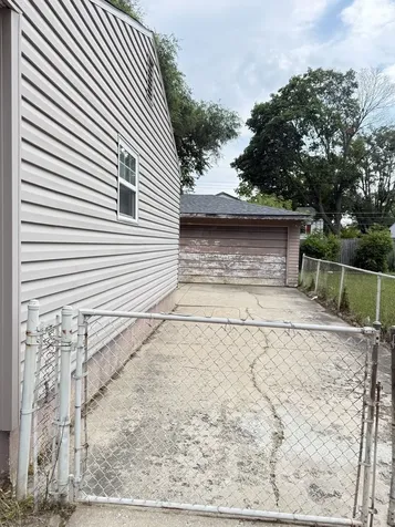 2027 Indian Road Waukegan IL 60087