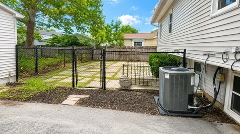 1317 Beverly Lane Bloomington IL 61701