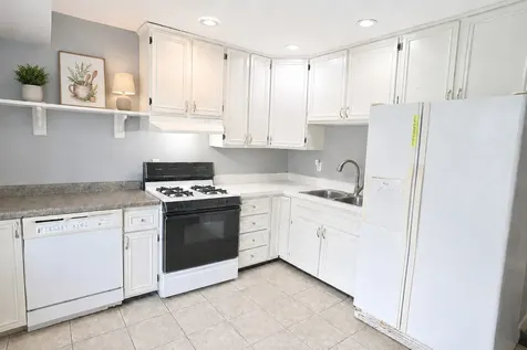 1317 Beverly Lane Bloomington IL 61701