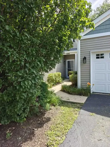 680 Meadowridge Drive Aurora IL 60504