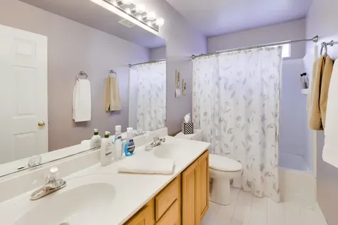 5660 Trinity Court Gurnee IL 60031