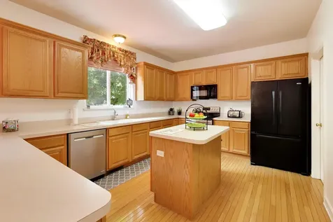 5660 Trinity Court Gurnee IL 60031
