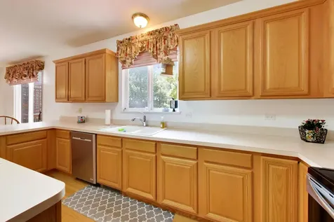 5660 Trinity Court Gurnee IL 60031