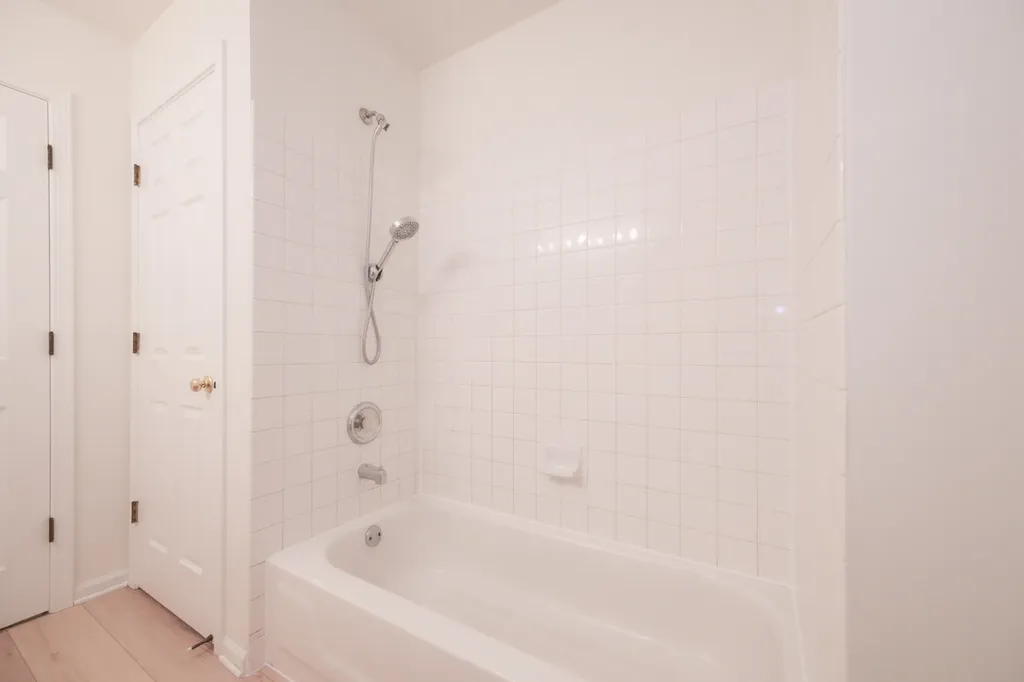 1452 Sturgeon Bay Court Schaumburg IL 60173