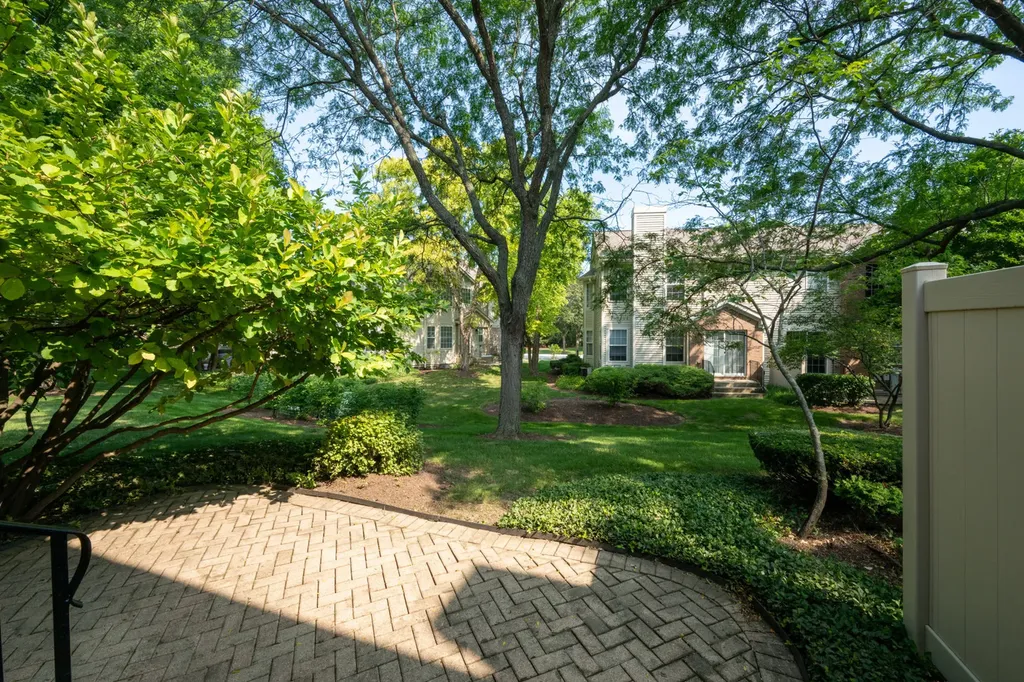 1452 Sturgeon Bay Court Schaumburg IL 60173