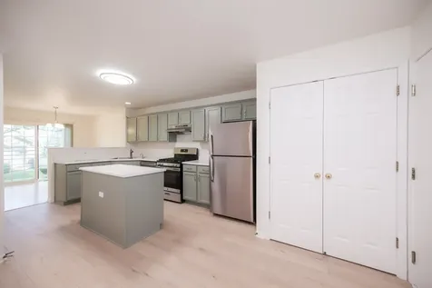 1452 Sturgeon Bay Court Schaumburg IL 60173