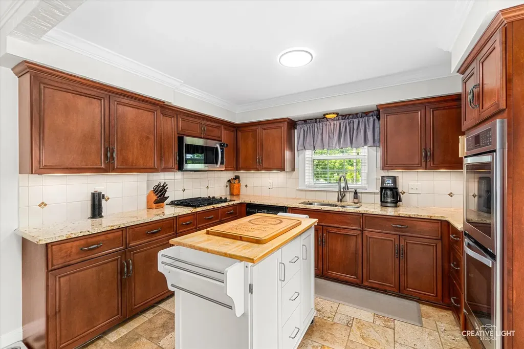 6S365 Hankes Road Aurora IL 60506