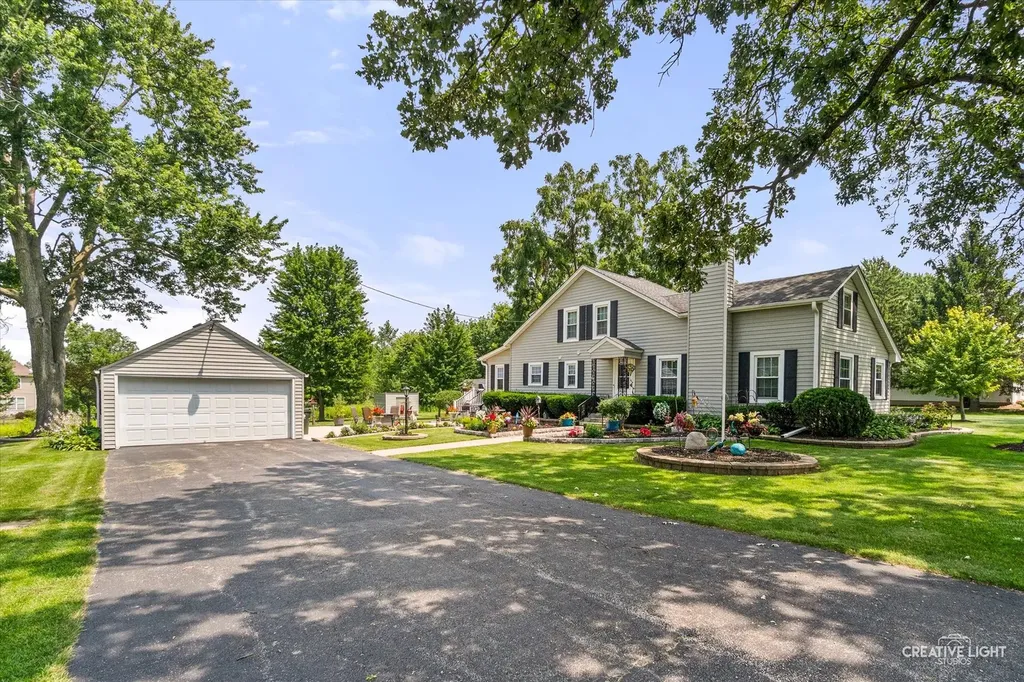 6S365 Hankes Road Aurora IL 60506