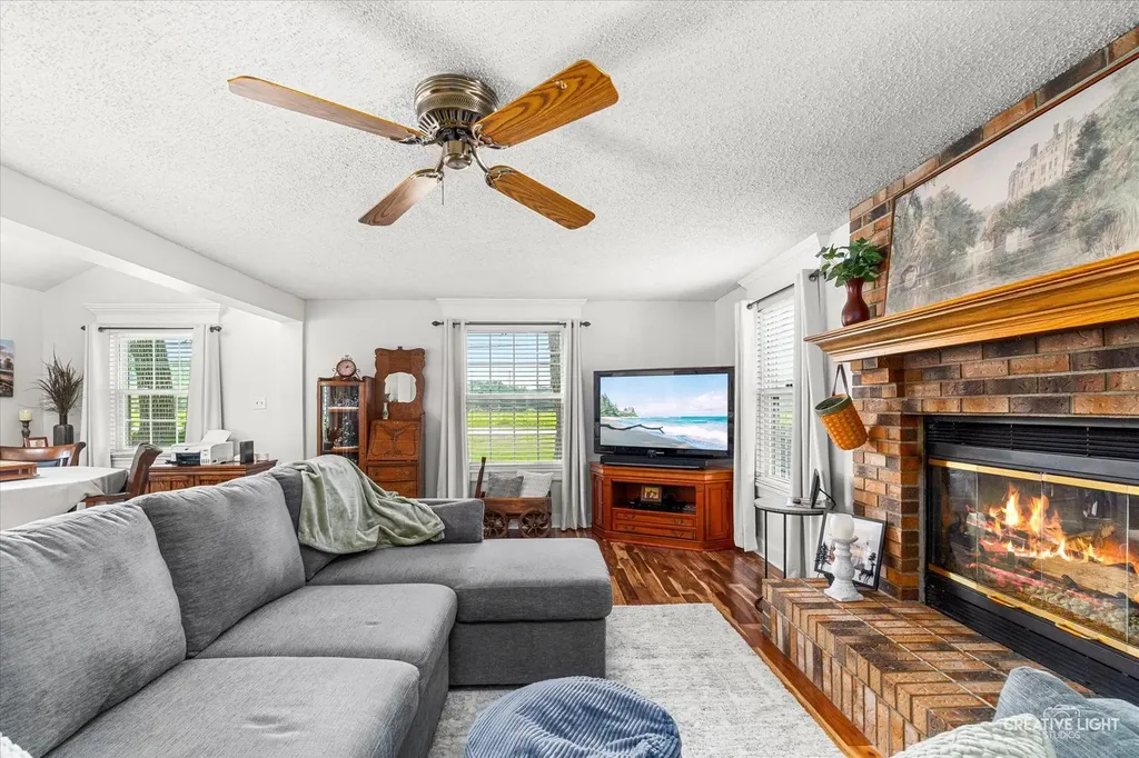6S365 Hankes Road Aurora IL 60506