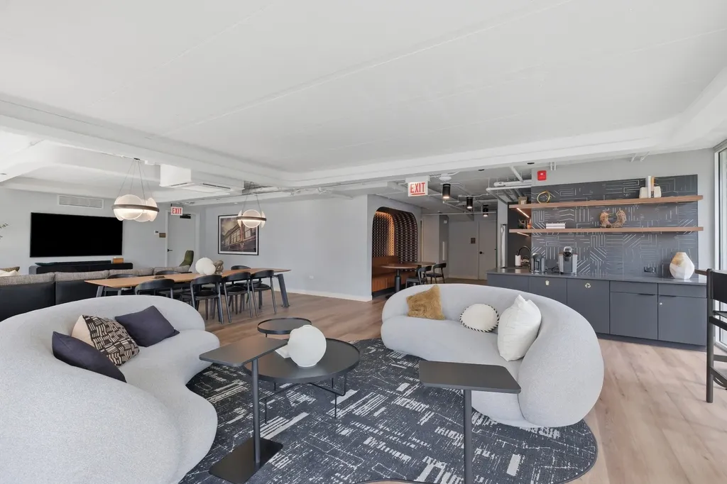 740 West Fulton Street Chicago IL 60661