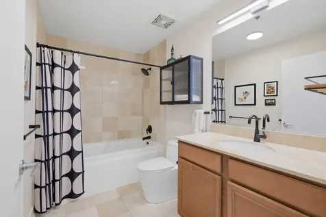 740 West Fulton Street Chicago IL 60661