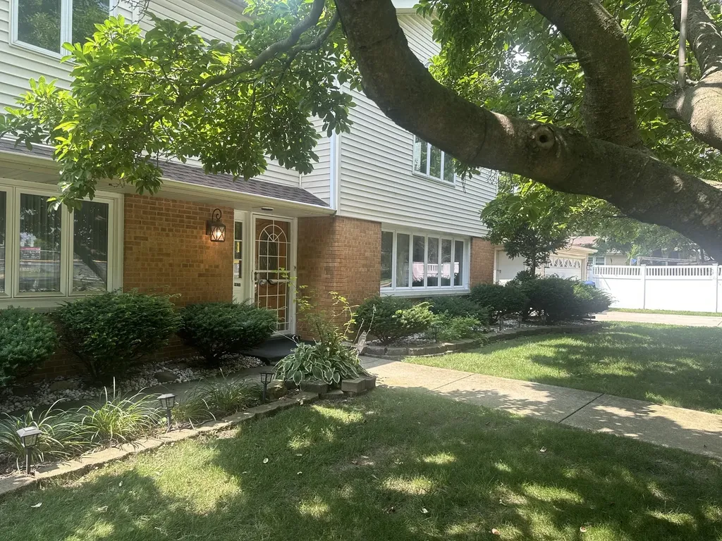 9414 South 69th Avenue Oak Lawn IL 60453