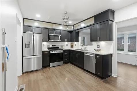 18326 Walter Street Lansing IL 60438