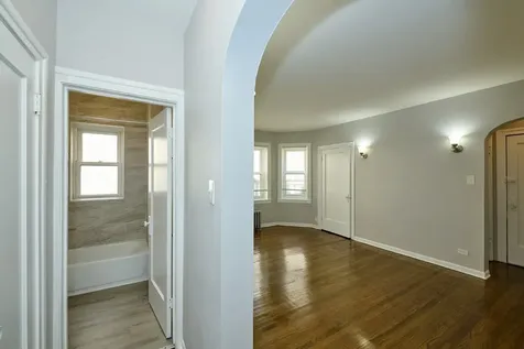 6322 North Albany Avenue Chicago IL 60659