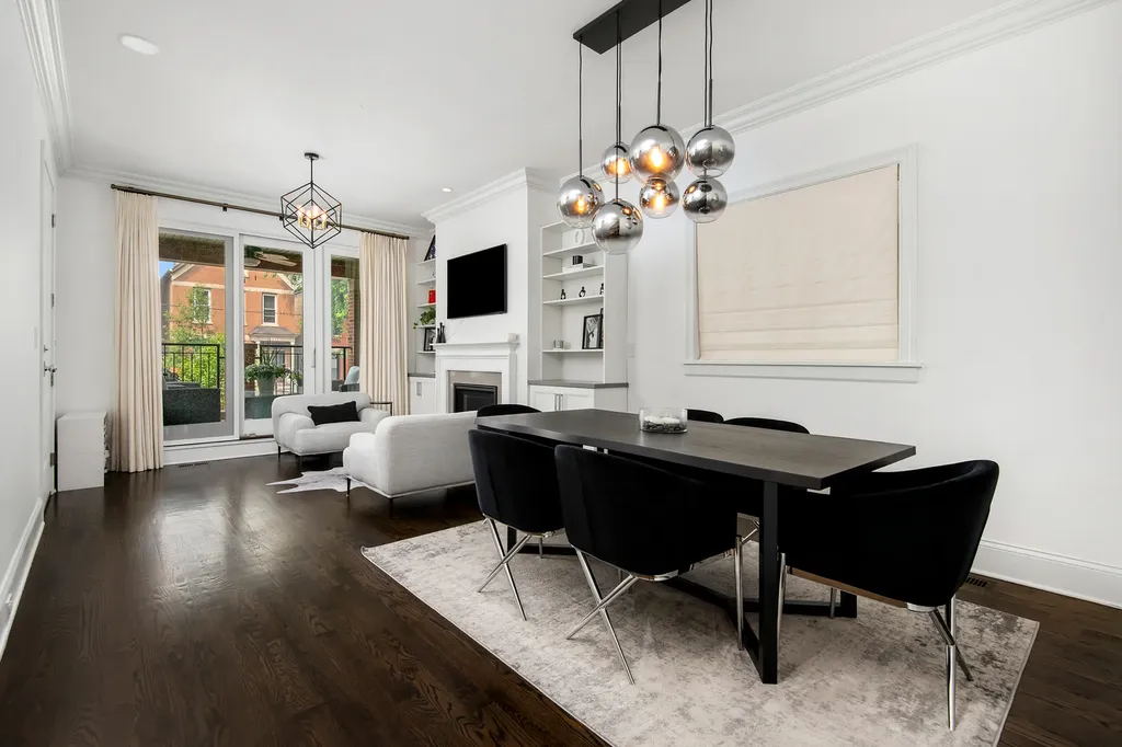 2333 North Southport Avenue Chicago IL 60614