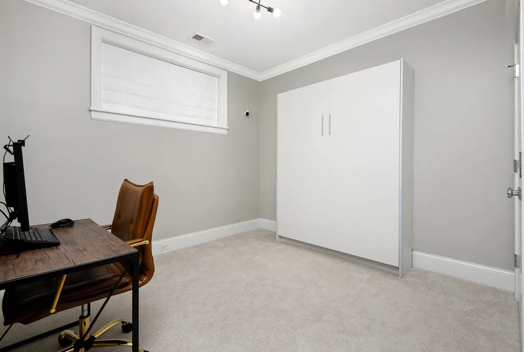 2333 North Southport Avenue Chicago IL 60614