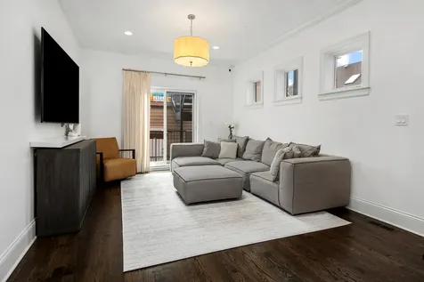 2333 North Southport Avenue Chicago IL 60614