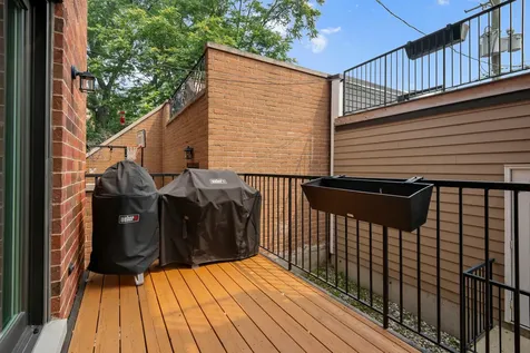 2333 North Southport Avenue Chicago IL 60614
