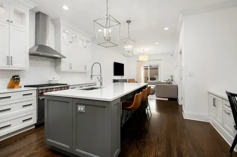 2333 North Southport Avenue Chicago IL 60614