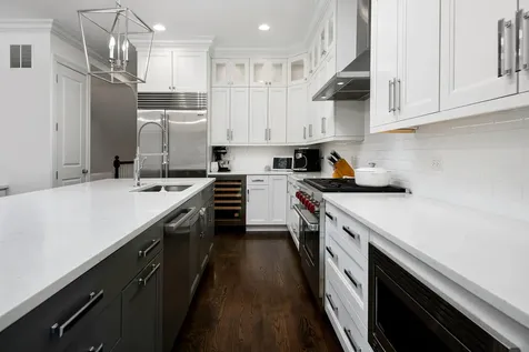 2333 North Southport Avenue Chicago IL 60614