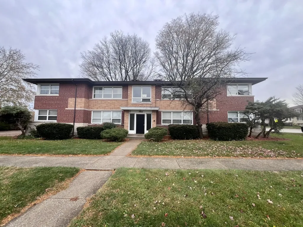 10351 Chaucer Street Westchester IL 60154