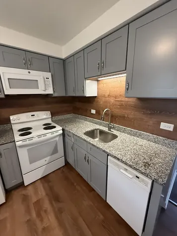 10351 Chaucer Street Westchester IL 60154