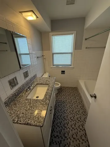 10351 Chaucer Street Westchester IL 60154
