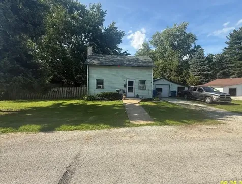 709 North Maple Street Momence IL 60954