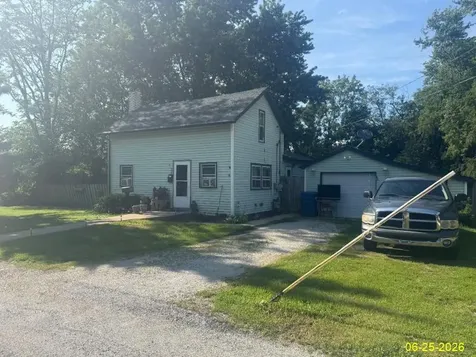 709 North Maple Street Momence IL 60954